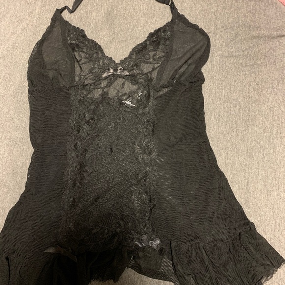 Lingerie - Picture 2 of 4